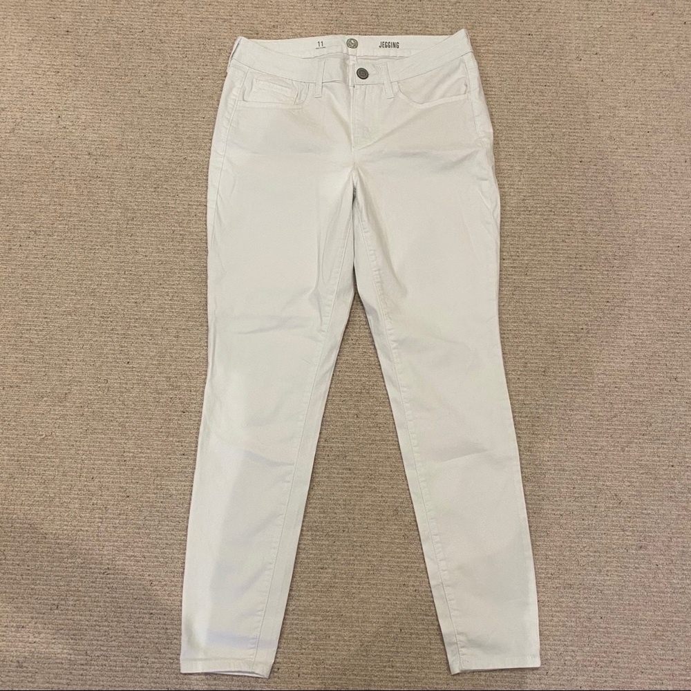 NWOT SO White Jeggings